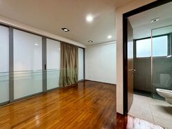 Huit (D26), Terrace #439969421
